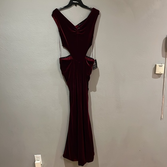 Retrofête GIADA VELVET DRESS New Burgundy - Picture 7 of 14